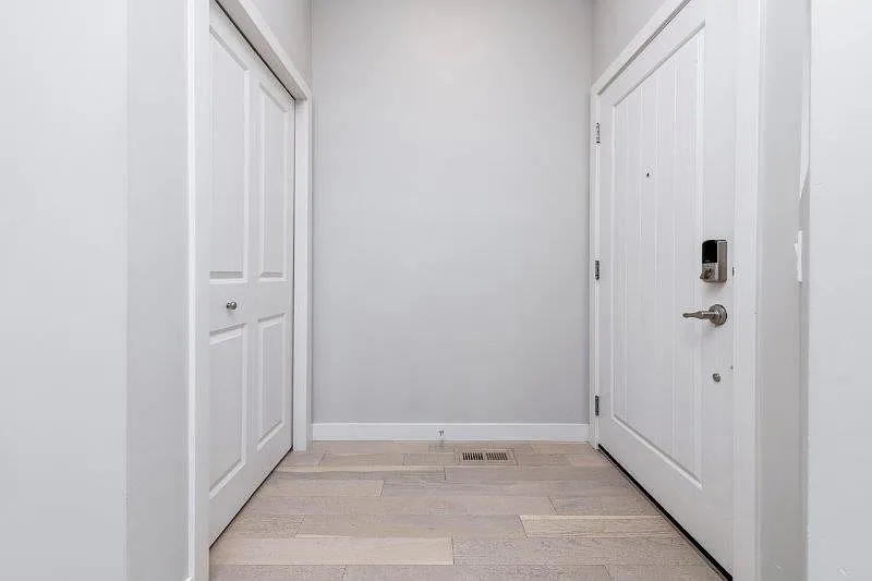 4 bed, 3.5 bath, 2210 sqft, $3,200 — Photo 2