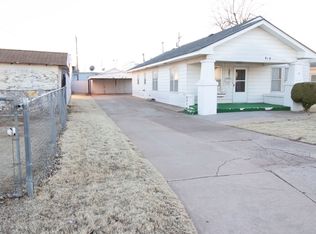 910 Orient Ave, Clinton, OK 73601