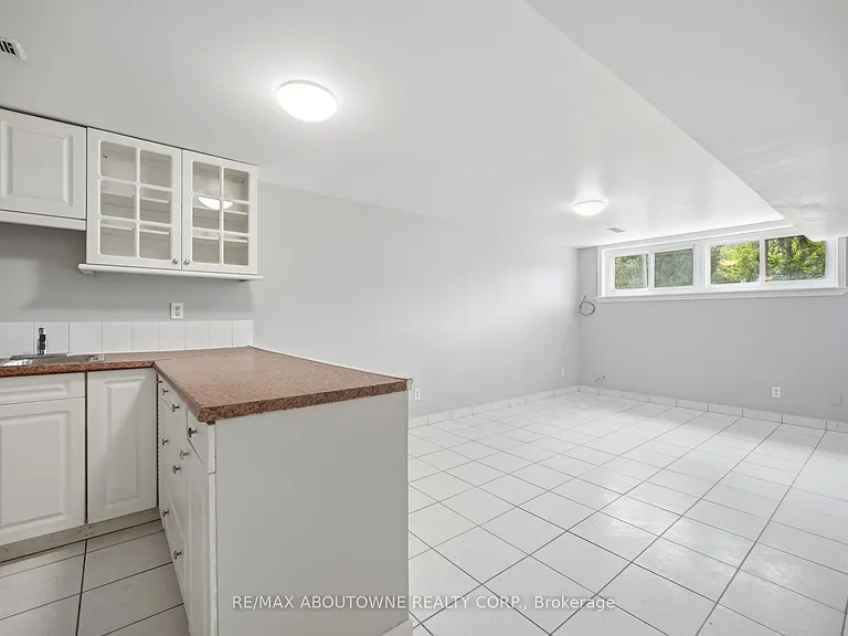 203 Nelson St #3 — Photo 5