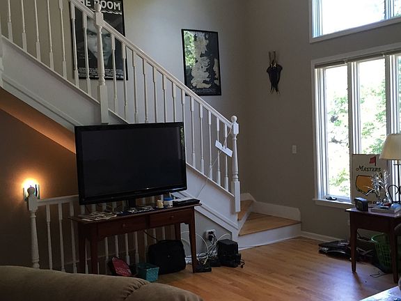 3rd image of 1229 W Wellington Ave APT 2