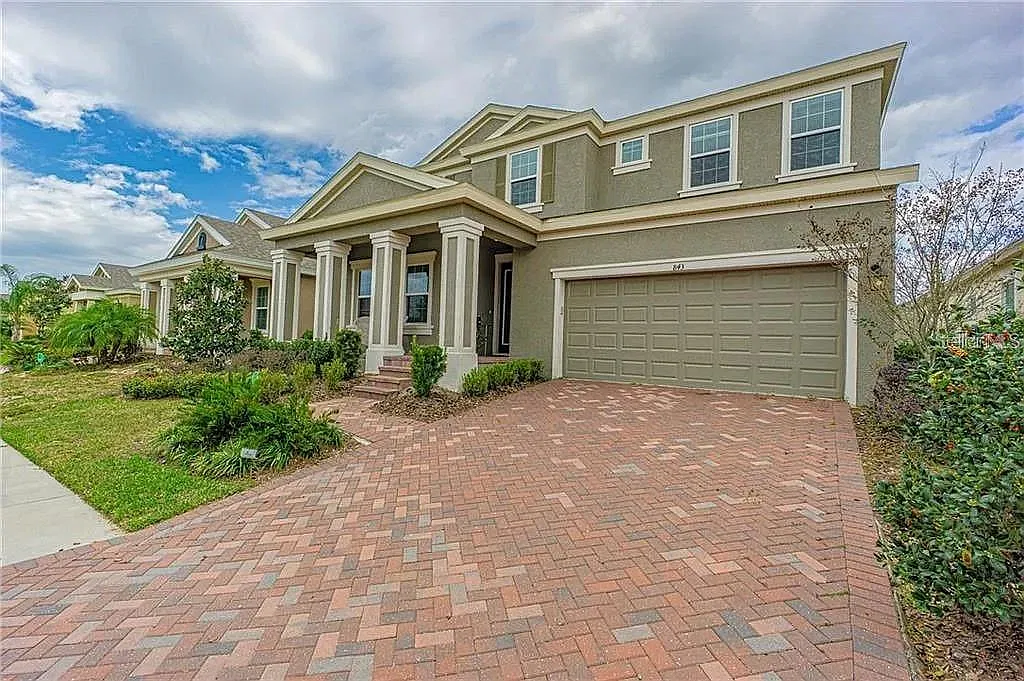 4 bed, 3.0 bath, 2650 sqft, $3,700 — Photo 2