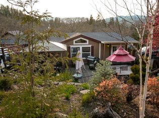 424 Old Ferry Rd, Shady cove, OR 97539