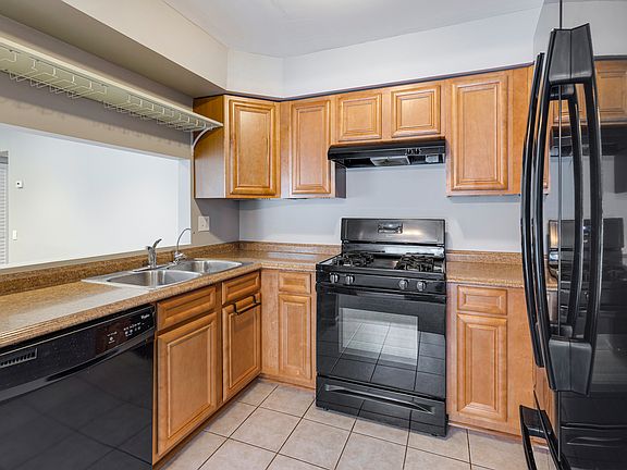 4th image of 4660 Burnham Dr