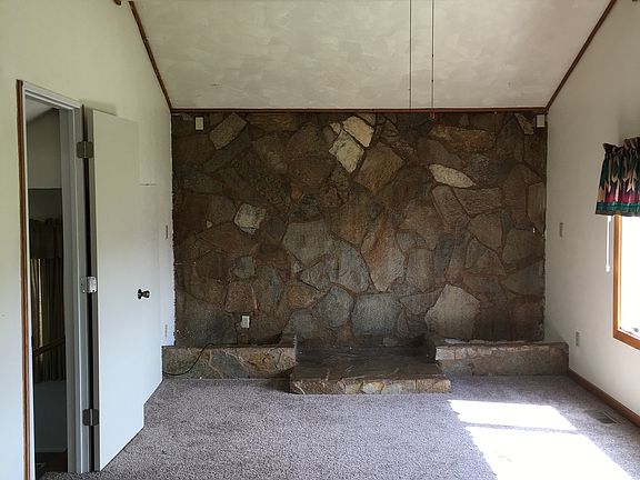4th image of 5374 E Denning Ave