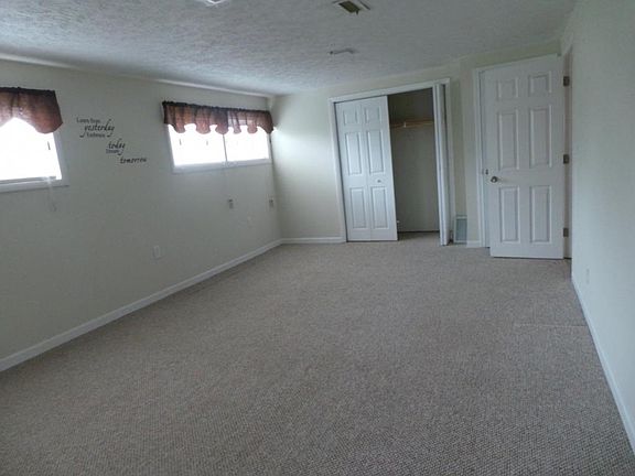 4th image of 2113 Eastwood Ave