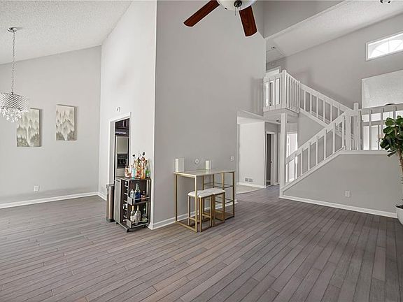 5th image of 1781 Millview Dr