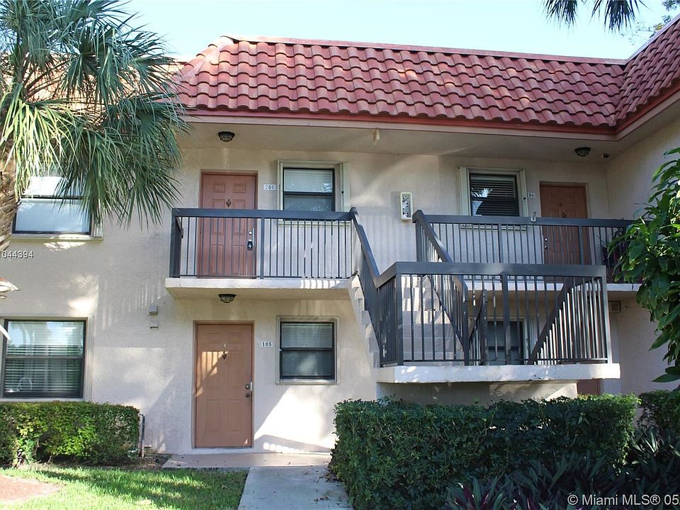1st image of 15702 E Waterside Cir APT 205
