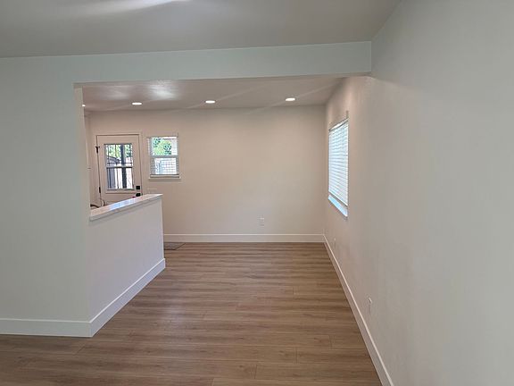 3rd image of 793-797 W Pomona Blvd #5f4ada74a