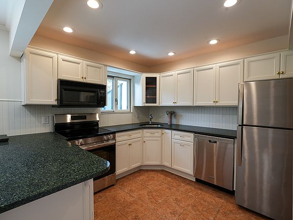 Lovely bright kitchen with updated appliances.