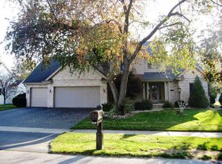423 Cove Harbour Dr E, Holland, OH 43528