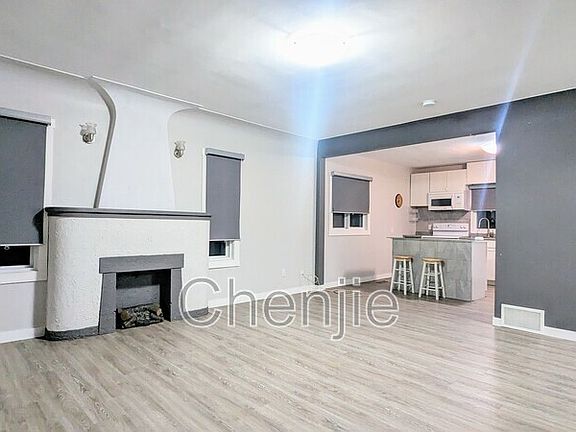 5th image of 12132 101st St NW