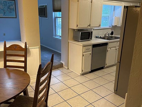 4th image of 324 E Brookview Lane Ct