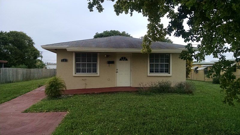 1st image of 321 NW 1st Ave