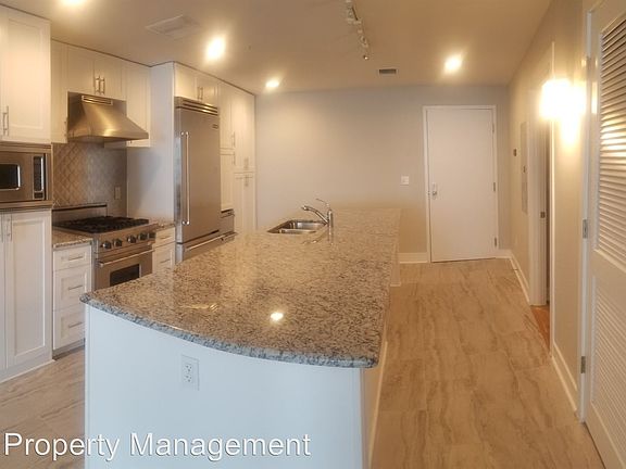 5th image of 1120 E Kennedy Blvd Unit 516