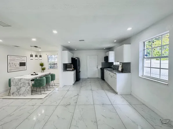 2035 NW 52nd St #2035, Miami, FL 33142