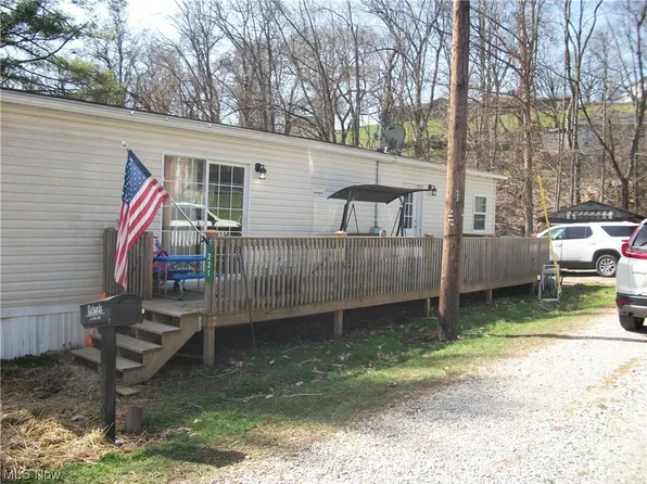 221 Lilac Ln, Pennsboro, WV 26415