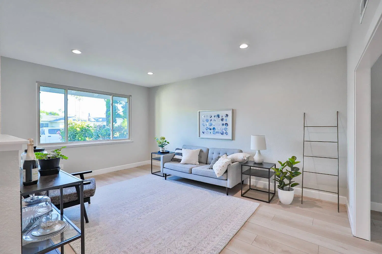 3 bed, 1294 sqft, $950 — Photo 4