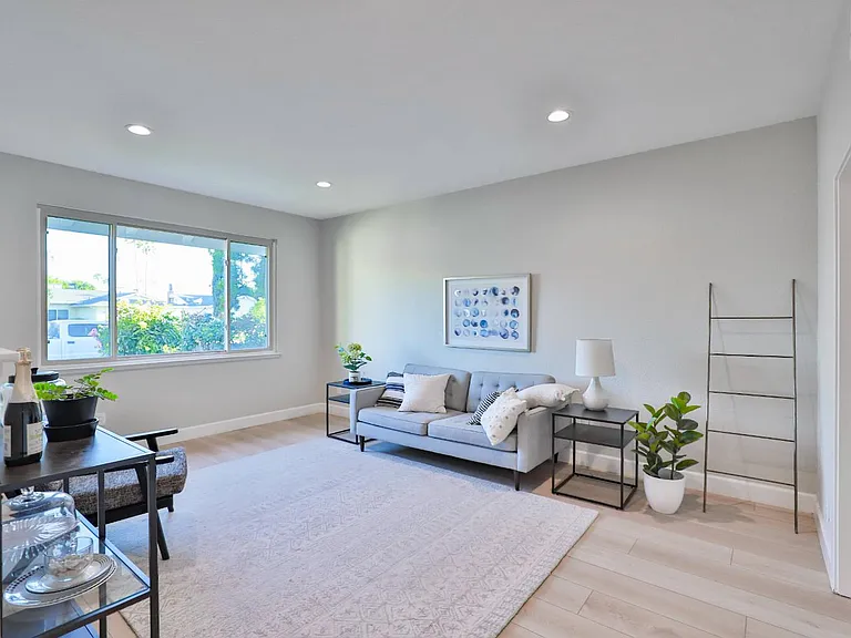 8257 Lake Forest Dr — Photo 4