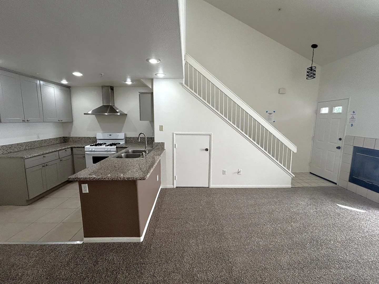 13133 Le Parc Unit 912 Chino Hills 91709 (2 Bed / 2 Bath) — Photo 3