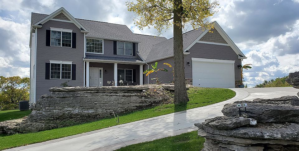 1st image of 2403 Split Rock Dr