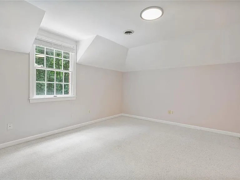 1433 Williams Cir — Photo 37