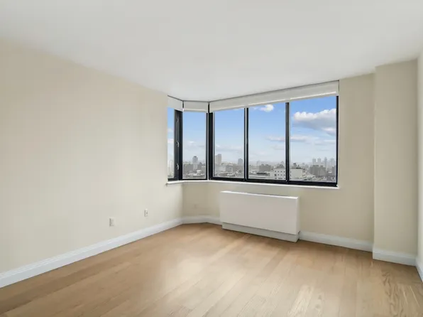 345 East 94th Street image 9 of 29