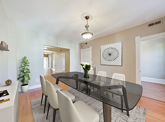 4th image of 2119 W Belmont Ave #3E
