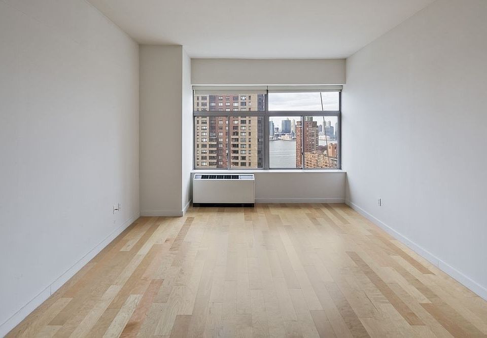 1st image of 90 Washington St APT 8E