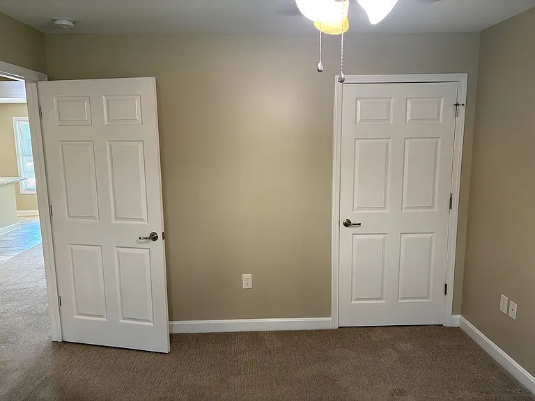 404 Southern Cross Dr — Photo 3