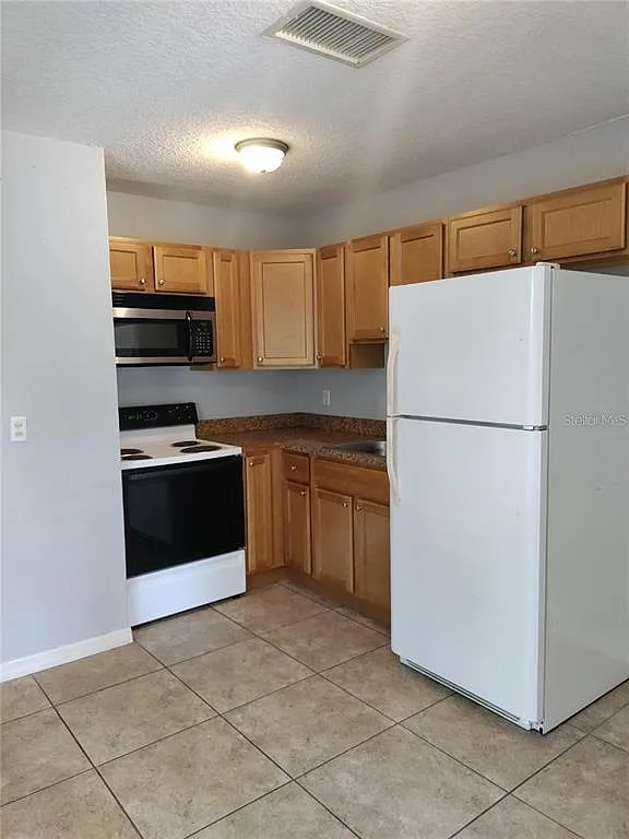 1 bed, 1.0 bath, 477 sqft, $1,025 — Photo 3