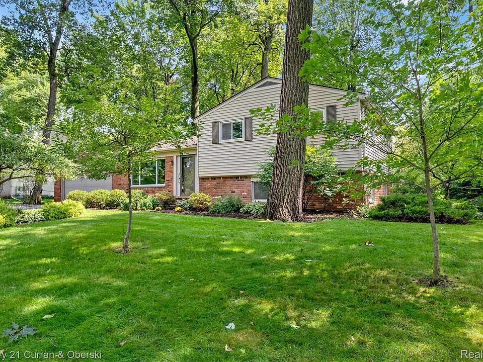 1st image of 5872 Warbler Dr