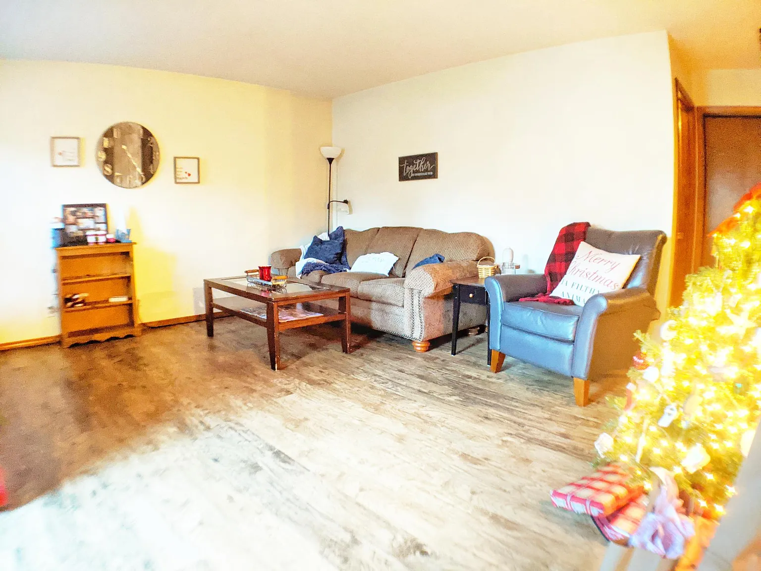 2 bed, 880 sqft, $1,345 — Photo 3