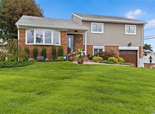 1 Macarthur Ave, Plainview, NY 11803