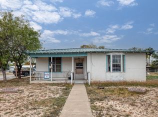 800 E 7th St, Del Rio, TX 78840