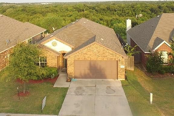 3rd image of 2825 Gardendale Dr