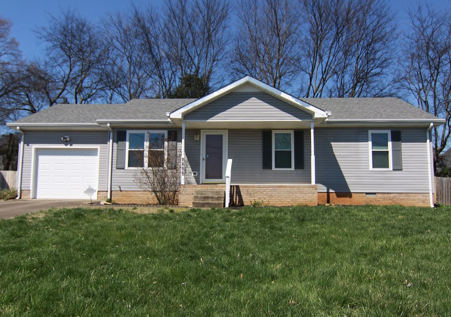 3 Bedroom Dog Friendly Home For Rent Near Post! — Photo 1