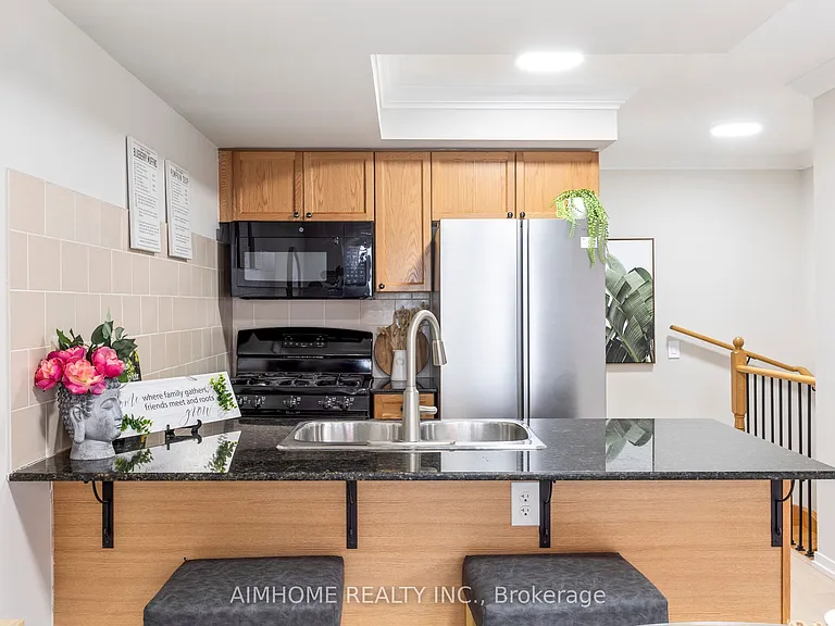 29 Frances Loring Ln #6 — Photo 6