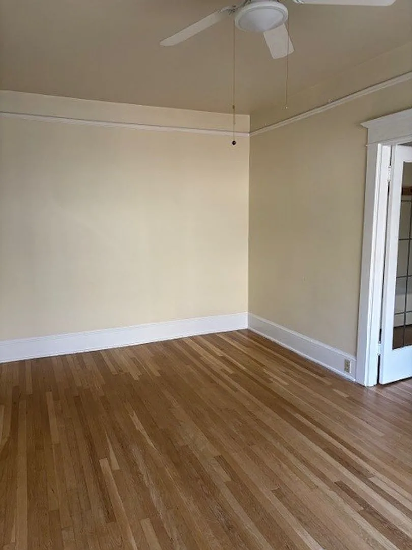Del Roy Apartments — Photo 2