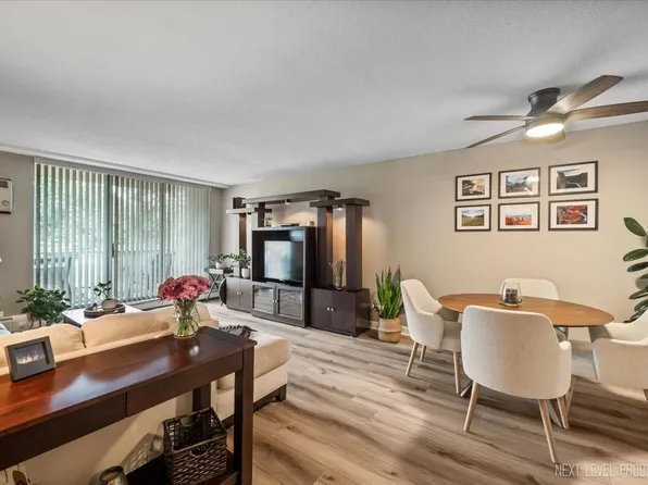 2222 S Stewart Ave APT 1C, Lombard, IL 60148