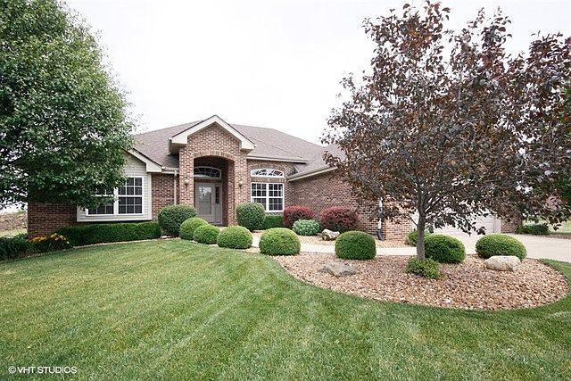 1st image of 913 W Westgate Dr