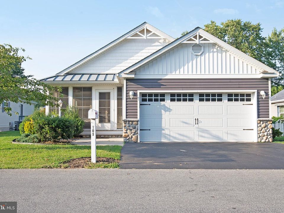 1st image of 109 Bluebell Dr #4