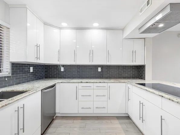 8075 SW 107th Ave APT 224, Miami, FL 33173