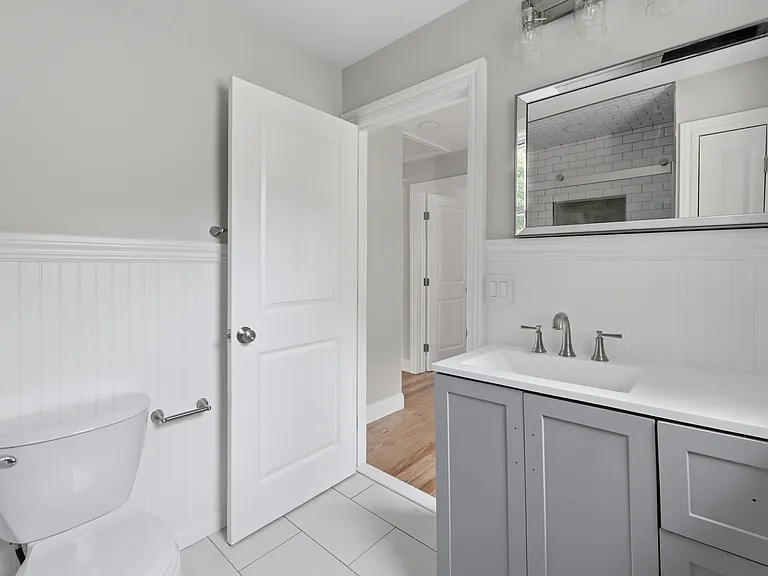43 4th St #2 — Photo 9