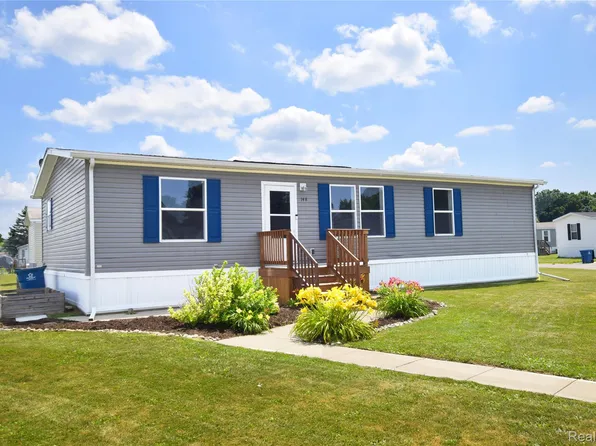 148 Pheasant Ln, Grand Blanc, MI 48439