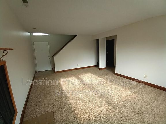 3rd image of 104 Glenview Dr