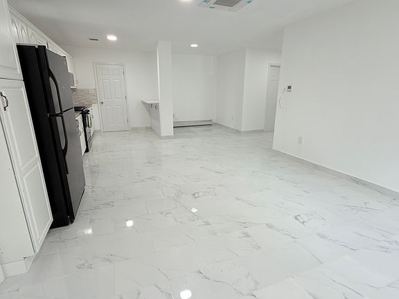 4th image of 22 Roosevelt St #1