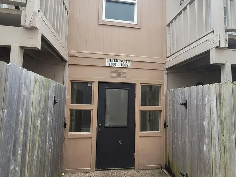 215 Post Office St — Photo 16