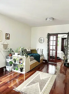 Rented by Bond New York | media 5