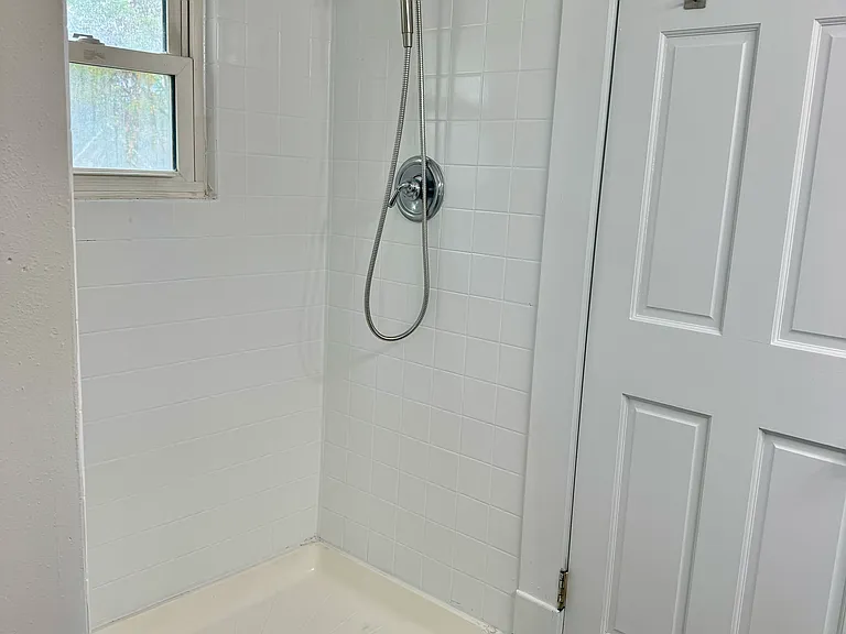712 Angenette Ave — Photo 15