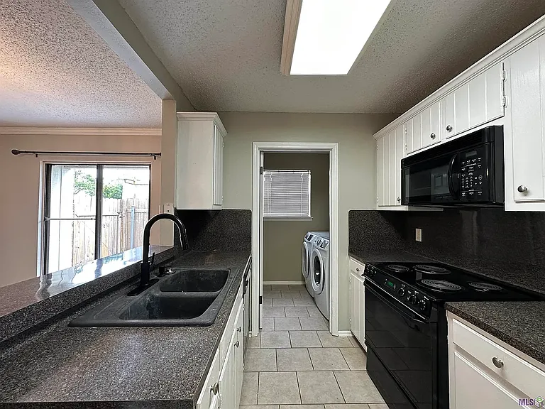 2245 King Arthur Blvd #24 — Photo 5